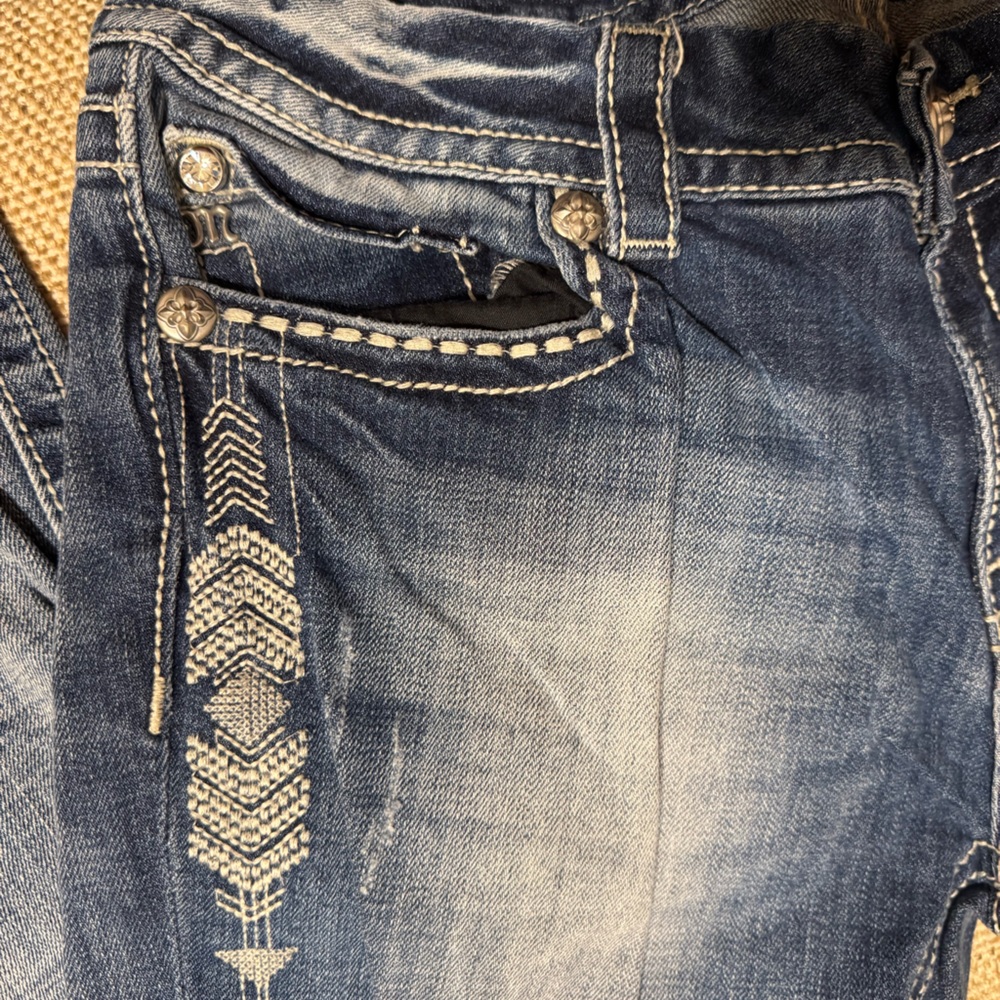 Miss Me 32” waist signaturere Rise Jeans for womenn boot cut 33” length